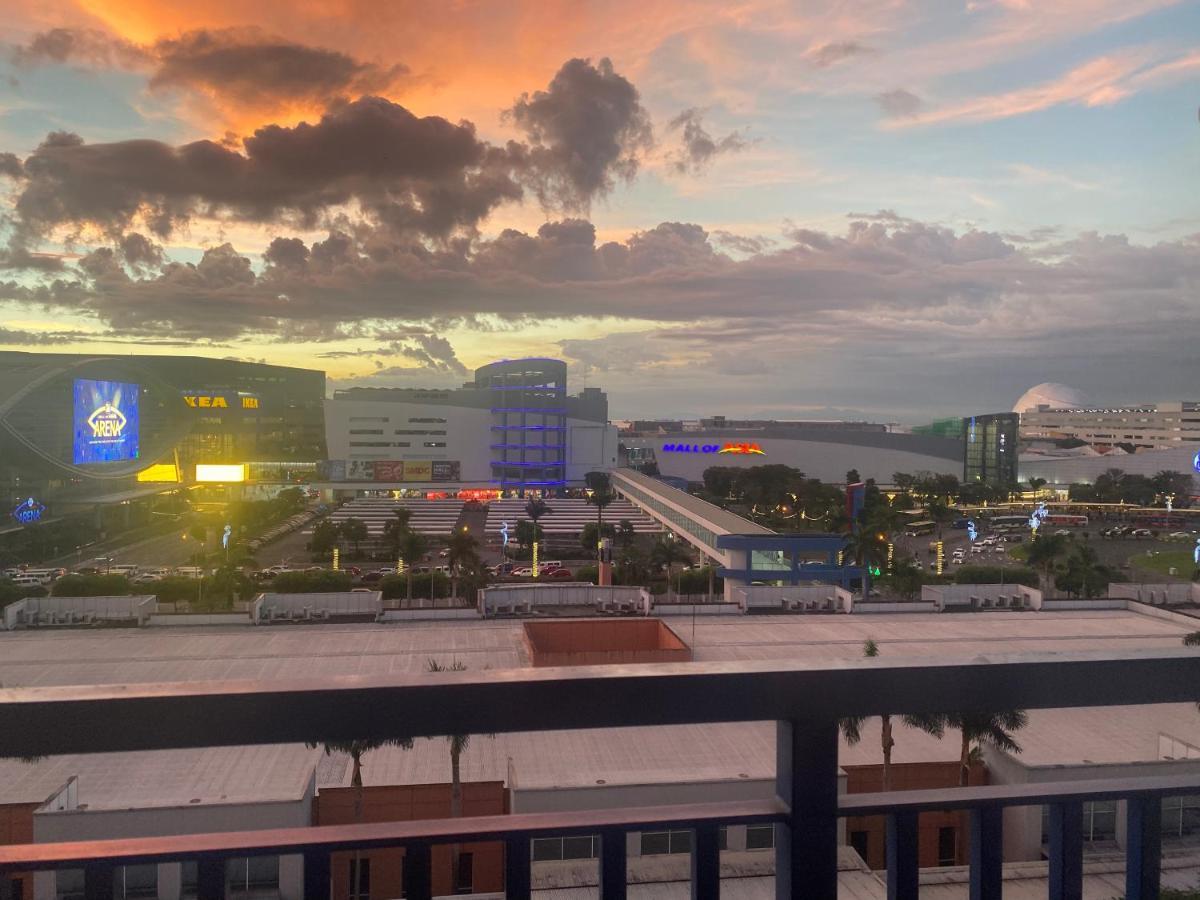 Azenith Staycation At Sea Residences Moa Pasay Exteriör bild