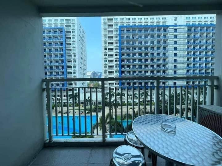 Azenith Staycation At Sea Residences Moa Pasay Exteriör bild